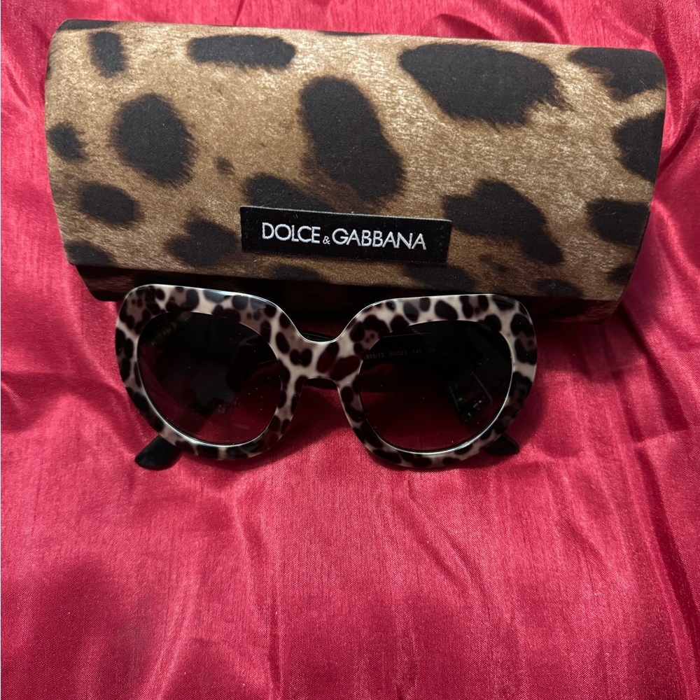 Dolce & Gabbana leopard print sunglasses
